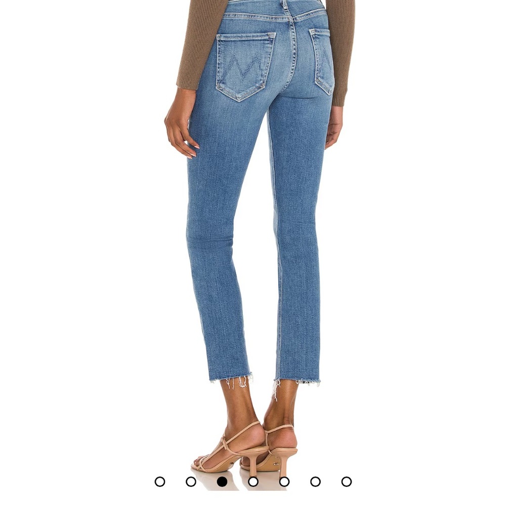 Mid Rise Dazzler Ankle Fray in Riding The Cliffside
MOTHER size 27
